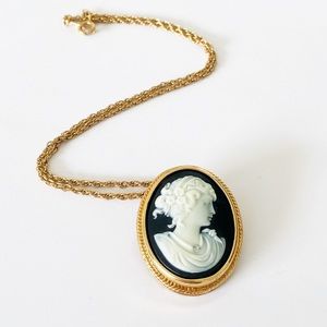 Vintage Avon black white and gold cameo pendant / brooch necklace 16”